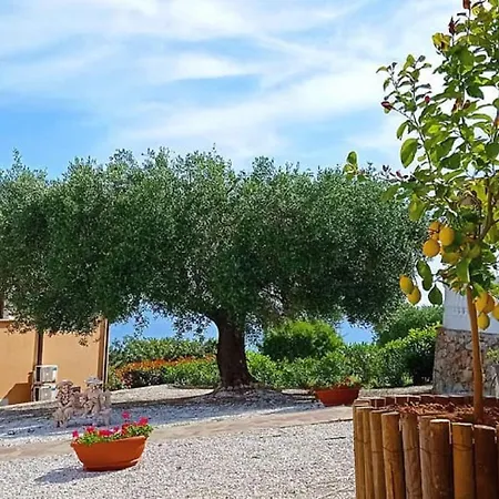 Cassiopea Sa 3* מרינה די קמרוטה